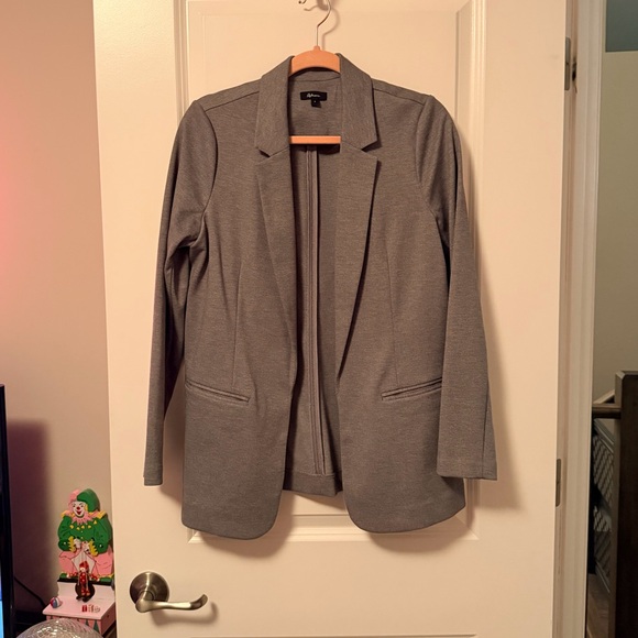 Reitmans Jackets & Blazers - Reitmans Classic Gray Blazer Jacket Like New Size 6
